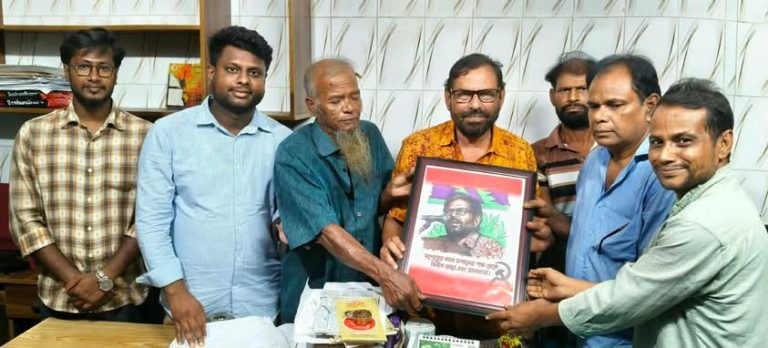 হারুন অর রশিদের জন্মদিনে যশোরের লাল মশালের ফুলেল শুভেচ্ছা ও মতবিনিময়