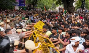 বিক্ষোভ ঘিরে উত্তপ্ত দিল্লি, মোতায়েন ২৩ হাজার নিরাপত্তাকর্মী, বন্ধ ৫৭ মেট্রো স্টেশন