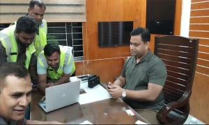জার্মান পর্যটকের ল্যাপটপ উদ্ধার