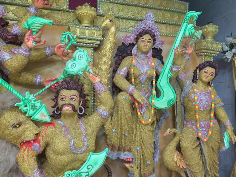 ধানের শীষে সোনালী দুর্গা ; খুলনায় মন্দিরে ব্যতিক্রমী আয়োজন